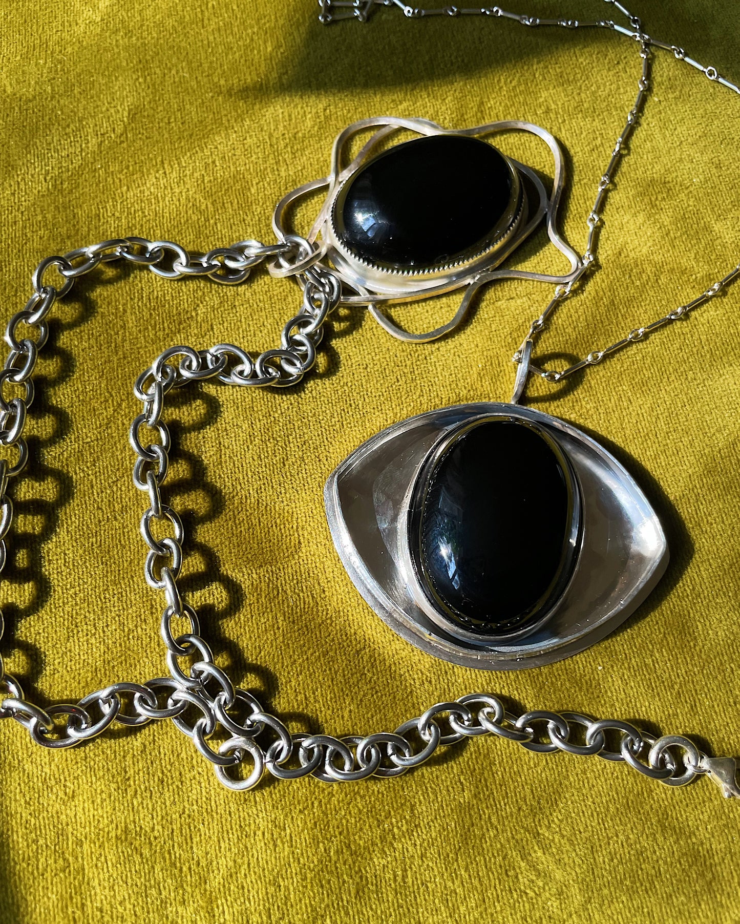 Onyx Hidden Rose