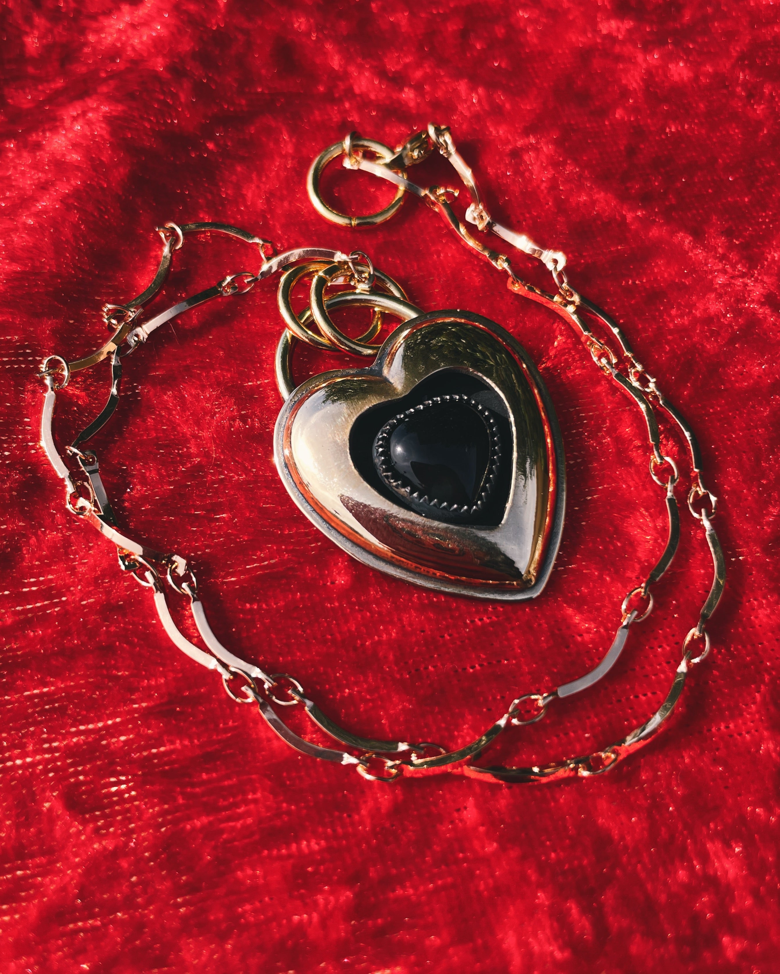 Onyx Brass Heart shadowbox – Roadkill Gems
